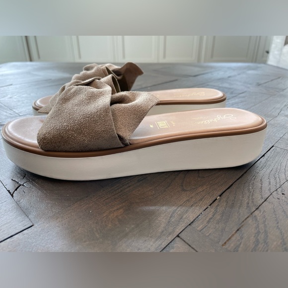 Seychelles Coast Knotted Slide Sandals in Taupe Suede - Picture 3 of 4